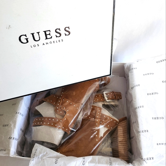 BNIB Guess Suede Sandals - Picture 11 of 12
